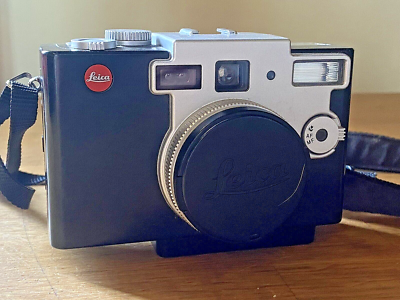 美品　Leica ライカ DIGILUX 1 Leica Digilux Digilux 1 4.0MP Digital Camera - Black for sale