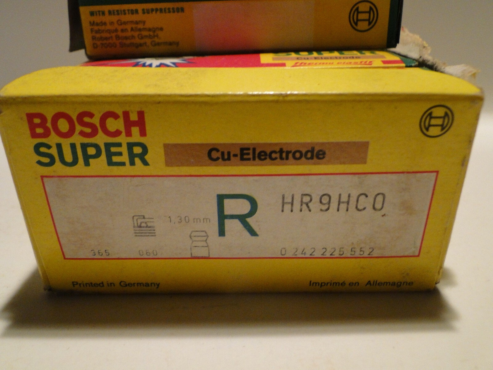 11 NOS Bosch Super HR9HCO 7581 Cu-Electrode Spark Plugs TR5-1