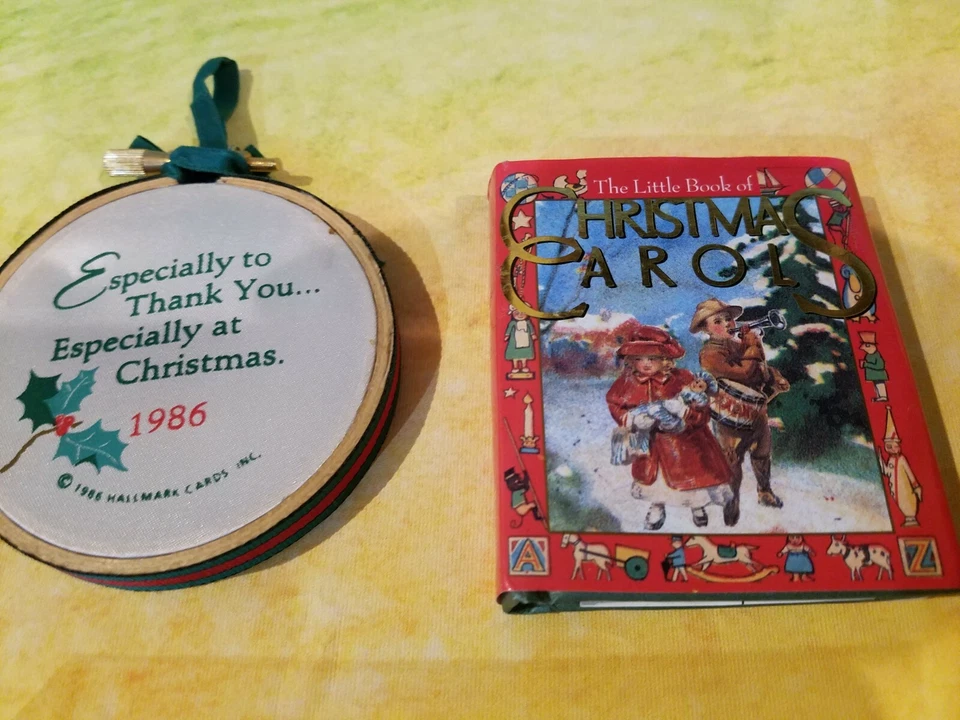 6 tarjetas navideñas de Mickey Mouse de Disney, libro de villancicos de Navidad, colgante de pared de Navidad Foto 3 de 4