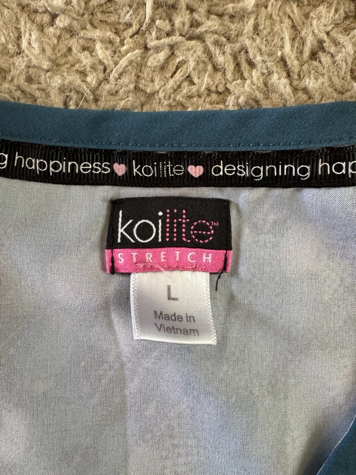 Women’s Koi Lite Stretch Nurses Scrubs Top Size L - Image 3 of 4