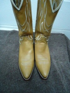 western boots beige