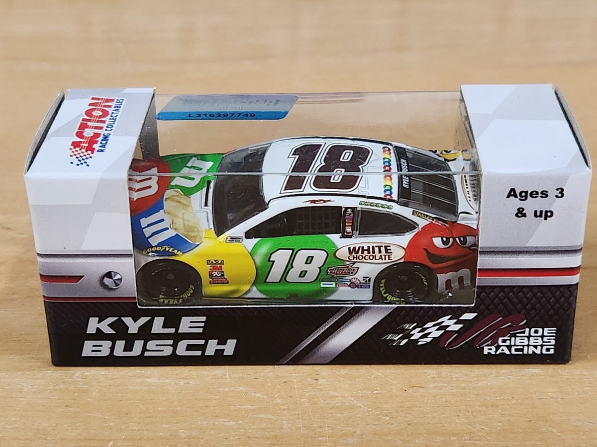 2018 #18 Kyle Busch M&Ms White Chocolate 1/64 Action NASCAR