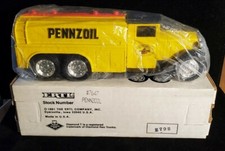 1991 ERTL 1930 Diamond T 2-1/2 Ton Tanker Pennzoil Truck 1/34 Diecast Bank. U231