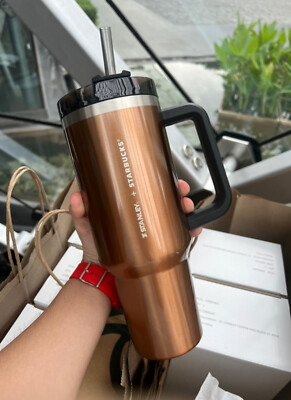 Gobelet Starbucks X Stanley 40 Oz – Édition Limitée Cuivre – Thaïlande – Cadeau Gratuit Inclus