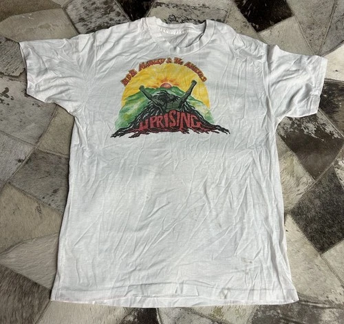 Bob Marley And The Wailers Uprising Graphic T Shirt Vintage vintage concert t-shirt, vintage, single stitch, B+ condition