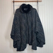 NWT Cejon Women’s Chevron Space-Dyed Faux Fur Collar Ruana Cape Poncho OS