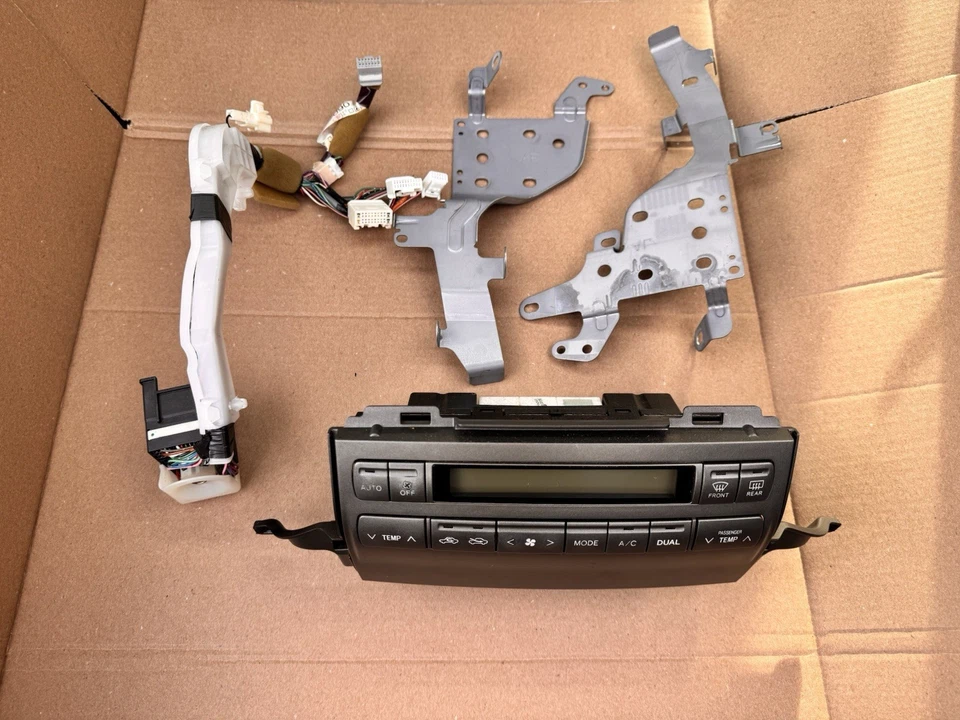 2003-2004 Lexus Gx470 CLIMATE CONTROL OEM Non-Navigation - Image 3 of 3