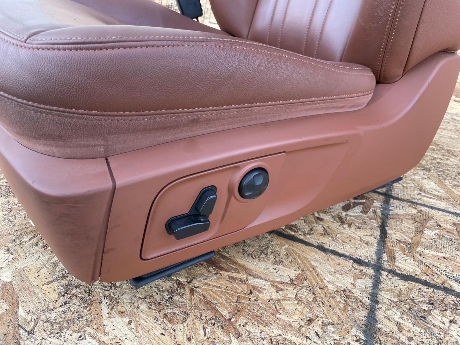 LEFT SIDE SEAT ASSEMBLY COMPLETE BROWN OEM 30K 14-19 MASERATI GHIBLI S 3.0L