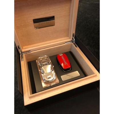 ferrari F8 SPIDER キーボックス フェラーリ 値引き相談可 Ferrari F8 Spider Key Presentation Box with 1/43 Mini Car