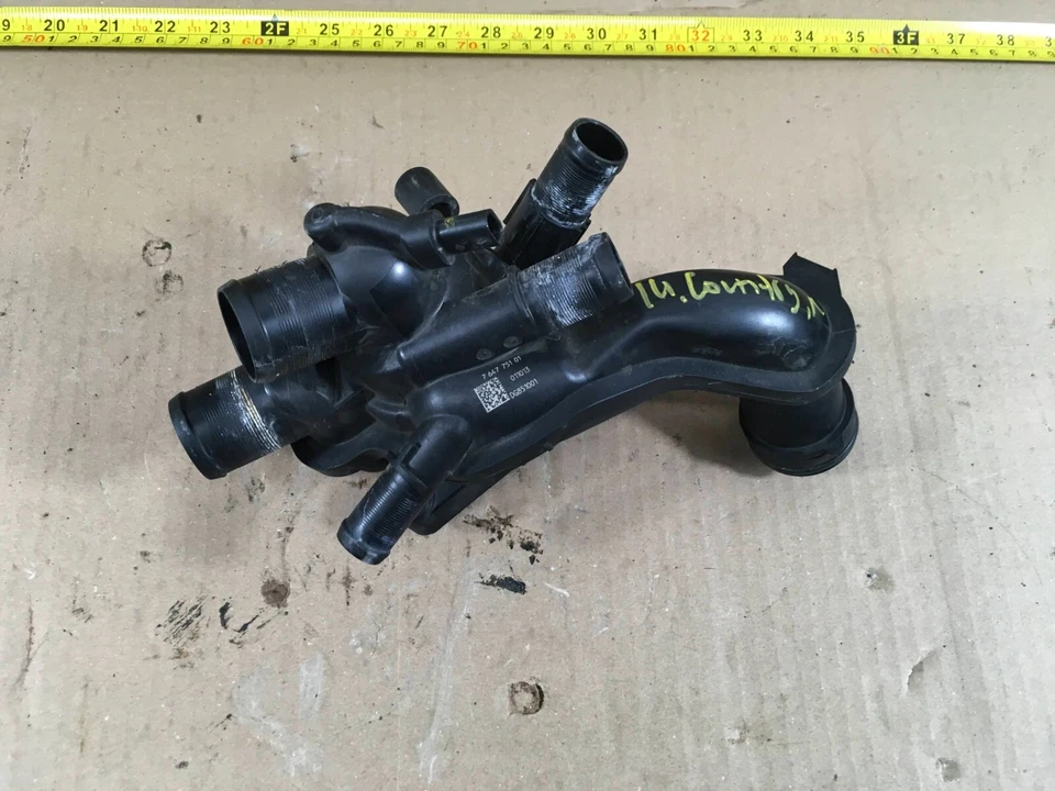 Mini Cooper Countryman N16 2011-2016 1,6 L motor refrigerante termostato carcasa fabricante de equipos originales. Foto 4 de 4