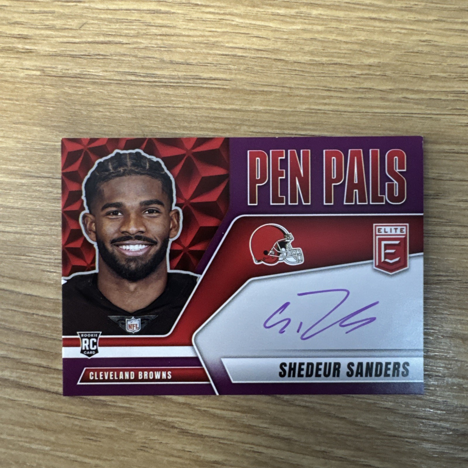 2025 Panini Elite SHEDEUR SANDERS Purple SSP Pen Pals AUTO On-Card RC Browns