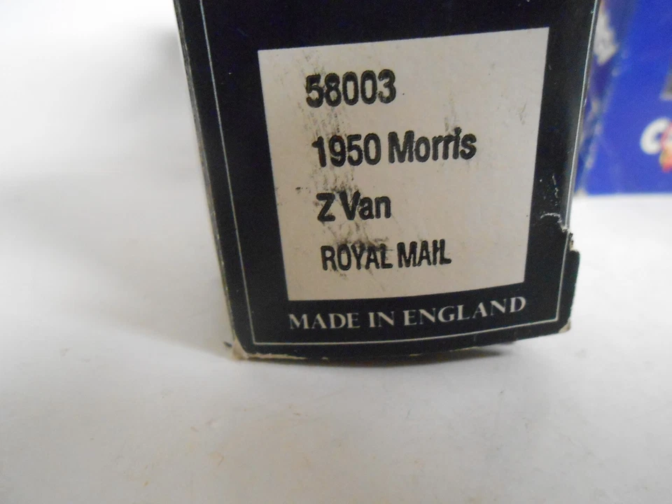 Corgi Vanguards 1:64 Scale Morris Royal Mail Truck & car - Image 4 of 4