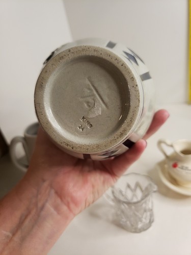 Lot of 9 Ceramic/Glass/Clay Pottery Creamers Pitchers *See pic for 1 Flaw - Picture 7 of 12