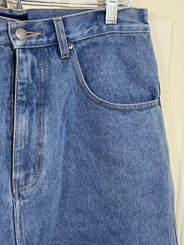 Vintage Honors Woman's Denim Shorts. Size 16. 6" Inseam. - Picture 4 of 14