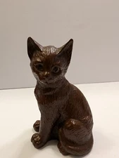 VTG Red Mill MFG Crushed Pecan Shell Handcrafted Cat Figurine 5.5" Resin