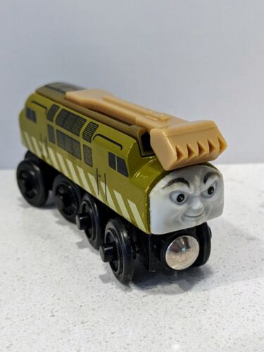 Thomas & Friends Wooden Railway - DIESEL 10 - Picture 1 of 10