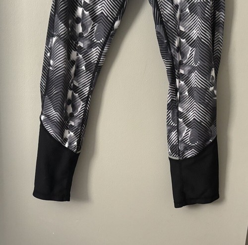 Women’s Kyodan Cropped Leggings Size Medium Black White And Gray #MBJ - Picture 3 of 5
