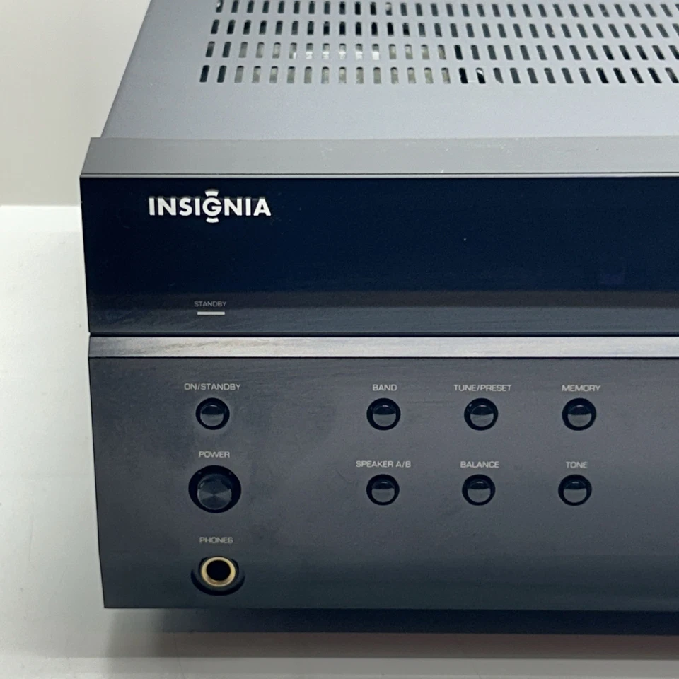 Insignia NS-R2000 2 Channel HiFi AM FM Stereo Receiver - No Remote - Image 2 of 4