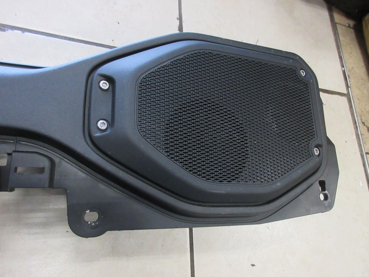 2018-2023 Jeep Wrangler JL OEM Speaker Enclosure Alpine Sound Bar 6AH07TX7AA