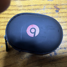 Beats Black Hard Shell Zipper Case w/ Extra Ear Tips for Beats In-Ear