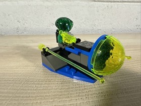 LEGO Space: Bug Blaster (6903) - 100% Complete With Instructions Minifigure