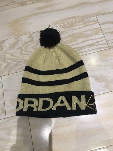 Nike Air Jordan Youth Girls Beanie Pom 