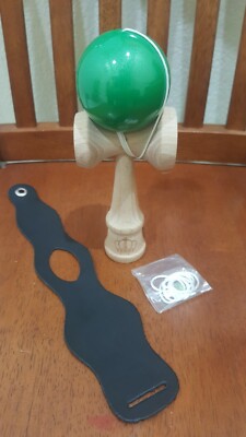 KING KENDAMA CLASSIC ORIGINAL SOLID WOOD /GREEN 7'' IN 5 OZ - LEATHER HOLDER-SILK