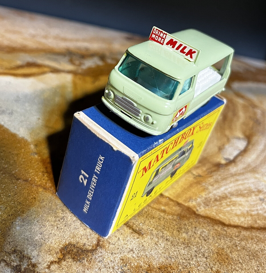 VINTAGE ORIGINAL BOX LESNEY MATCHBOX #21 COMMER MILK DELIVERY