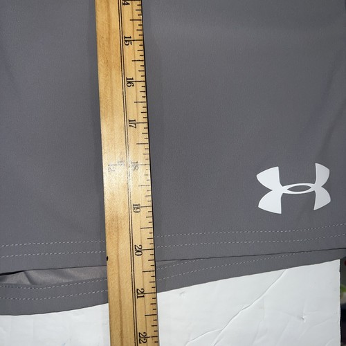 Under Armour Swimming Board Shorts Mens Size 38 Surfing Wake Board Polyester - Picture 2 of 7