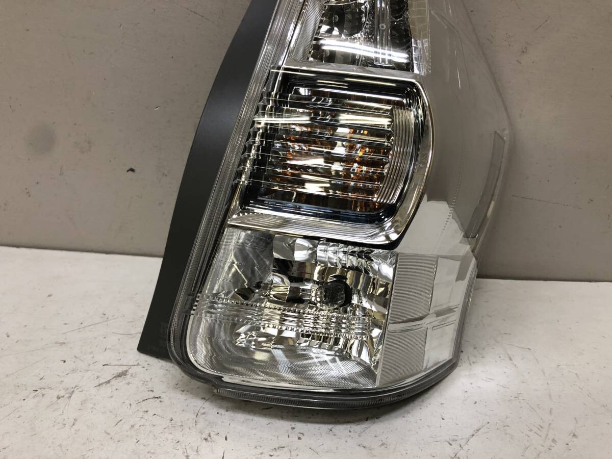 Toyota Prius V Prius Alpha ZVW41 Genuine LED Right Taill Toyota Prius V Prius Alpha ZVW41 Genuine LED Right Taill