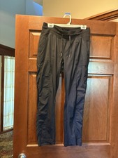Lululemon Women's Dance Studio Cropped