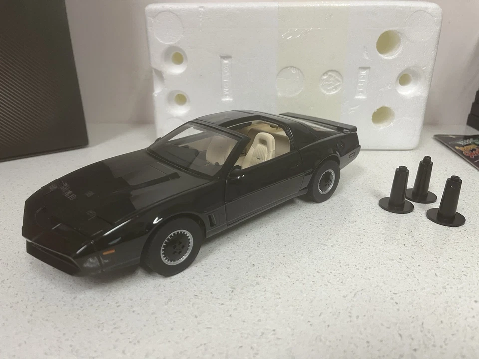 KNIGHT RIDER K.I.T.T. Knight Rider HotWheels 1:18 Scale ELITE Mattel Incomplete - Image 2 of 4