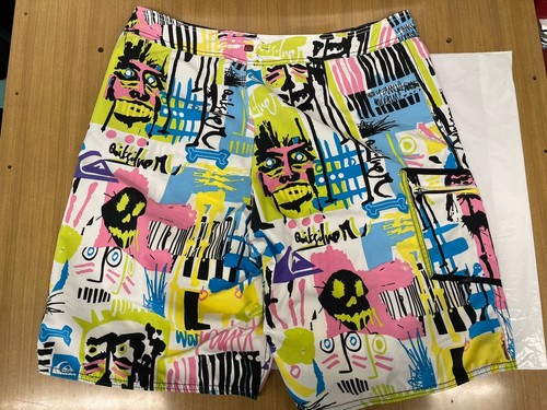Pantalones Cortos Quiksilver Botón a Presión Mosca Graffiti Estampado Talla 38 Pintura de Guerra - Imagen 7 de 8
