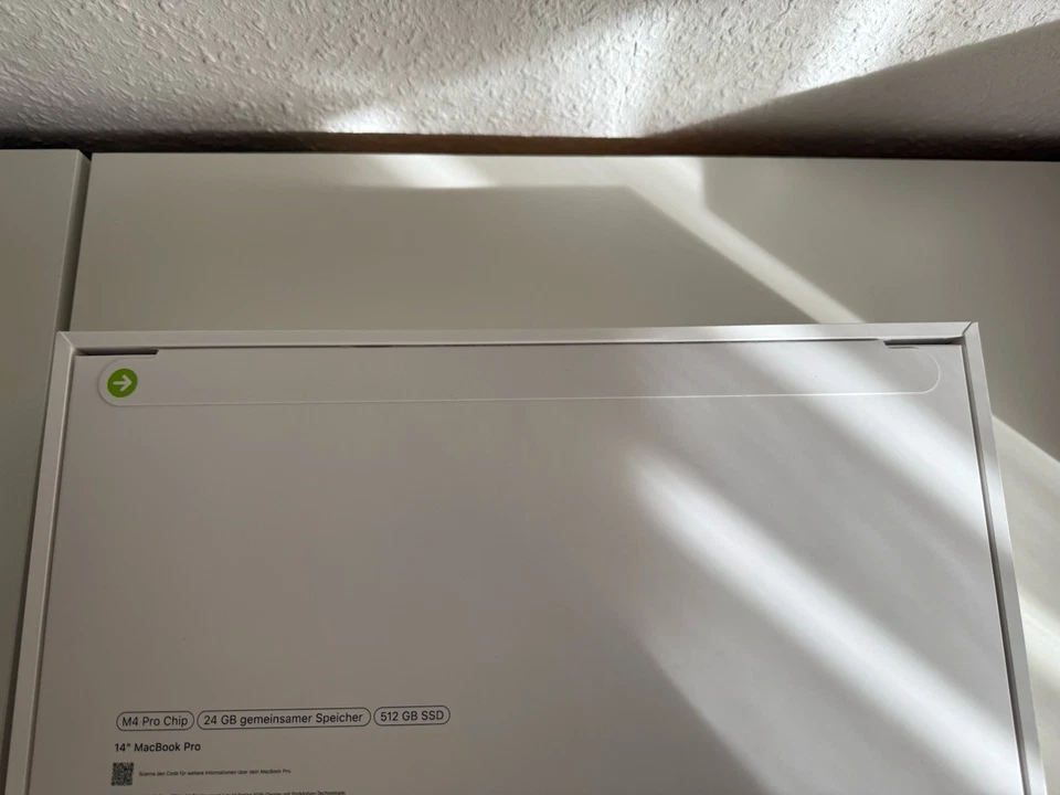 Apple MacBook Pro 14" M4 Pro Chip (2024) 512 GB SSD & 24GB RAM Space Schwarz - Bild 2 von 2