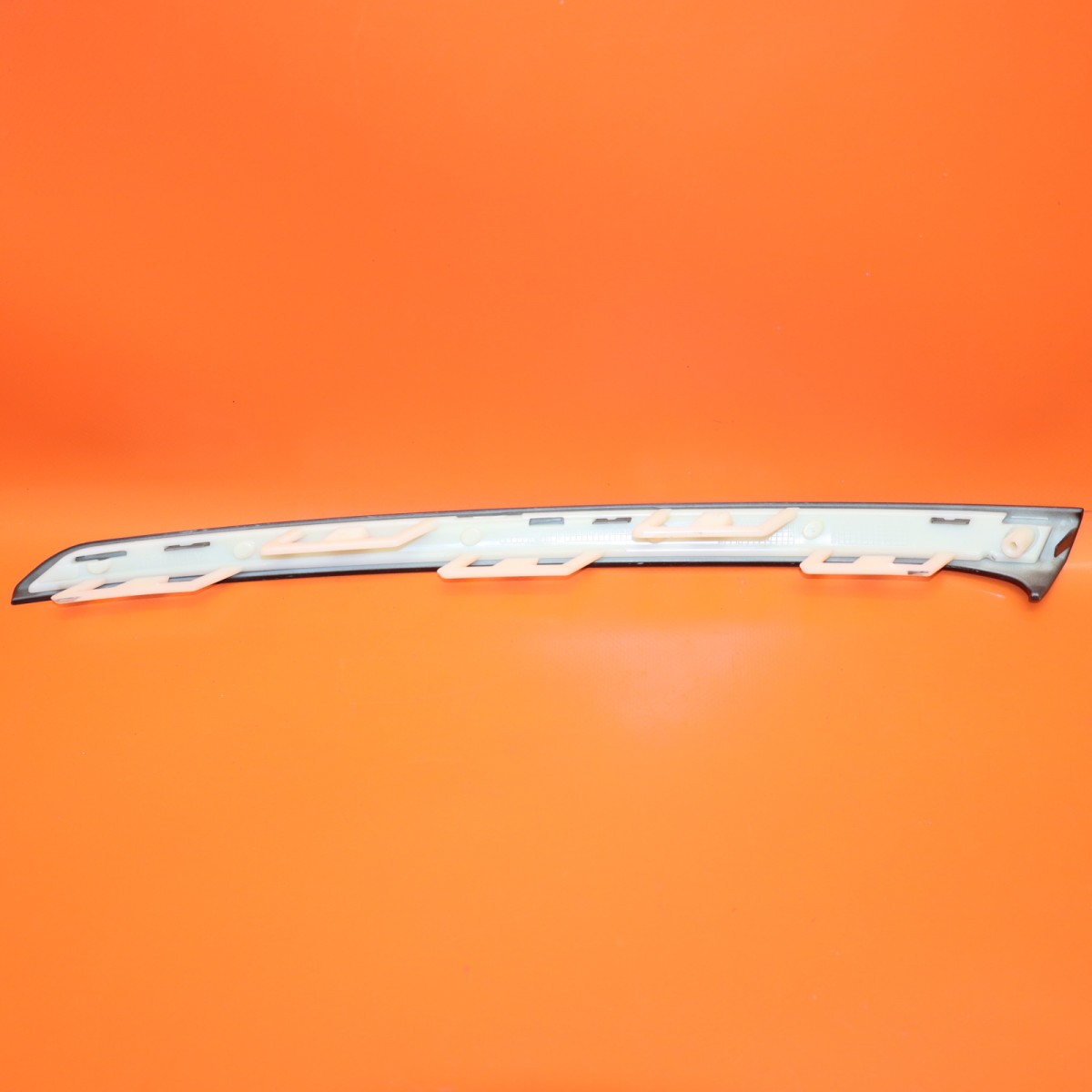 BENTLEY BENTAYGA REAR BUMPER MOLDING LEFT RIGHT 2017 2018 2019 2020 36A807712
