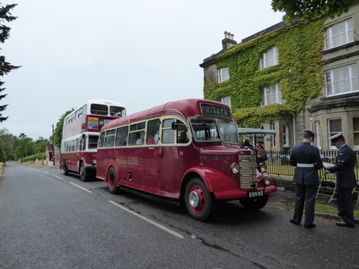 Foto 6x4 Ein Tag zweier Hälften (8) Southwick \/SU6208 Zwei Oldtimer Busse für c2016