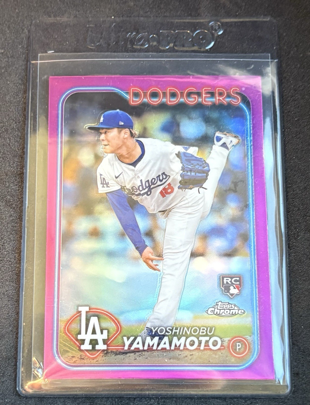 2024 Topps Chrome - Yoshinobu Yamamoto #18 Pink Refractor (RC)