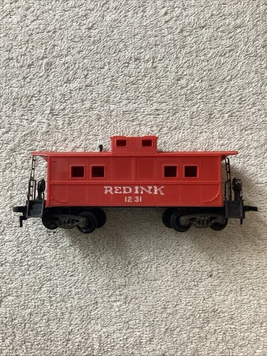 Red ink HO Caboose - Picture 1 of 9