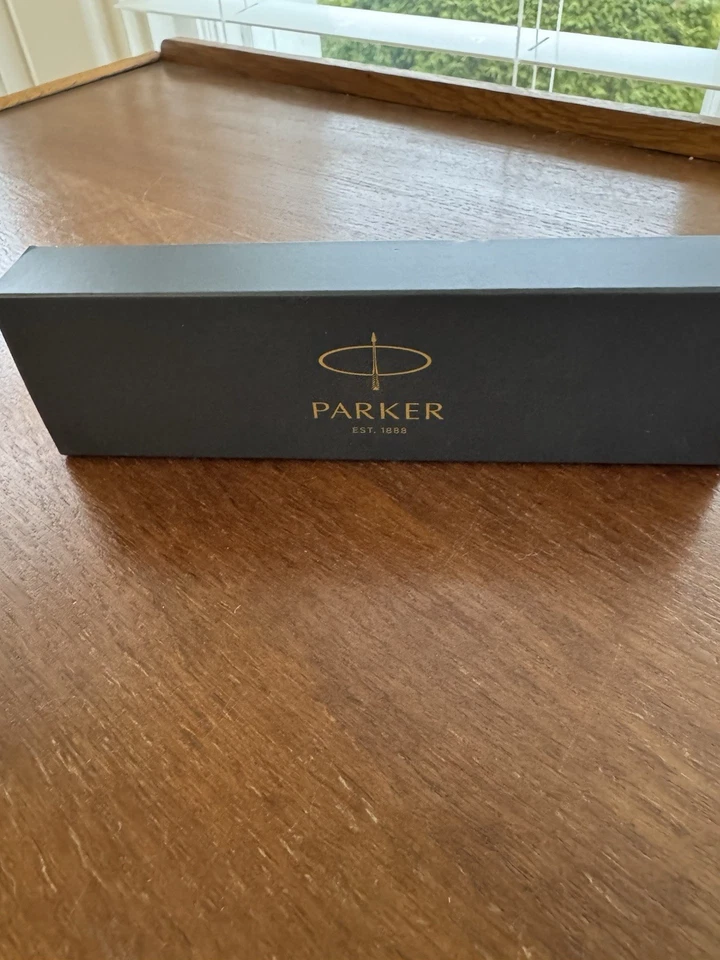Classic Parker Pen In Box New Never Used - Image 4 of 4