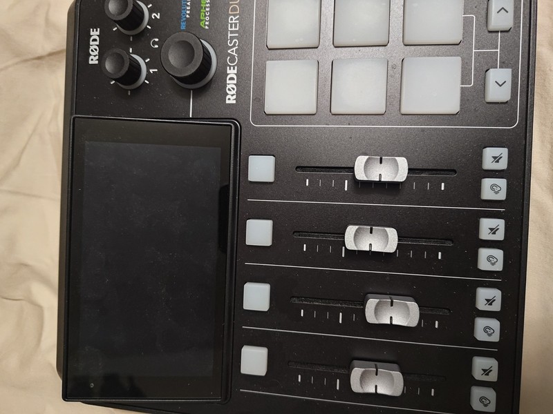 RODECASTER DUO Integrated Audio Production Studio Podcasting