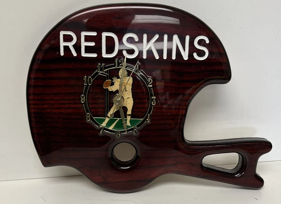 Reloj de pared de madera de fútbol americano vintage hecho a mano de los Washington Redskins hombre cueva Foto 2 de 4