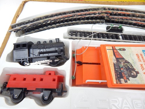 VTG Cragstan Engineer Train Set Complete w/ Box Battery Operated Kong Kong - Picture 2 of 8