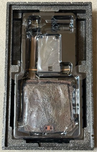 Hot Toys T-600 Endoskeleton Terminator Salvation Sideshow Exclusive Editon NEW - Picture 4 of 16