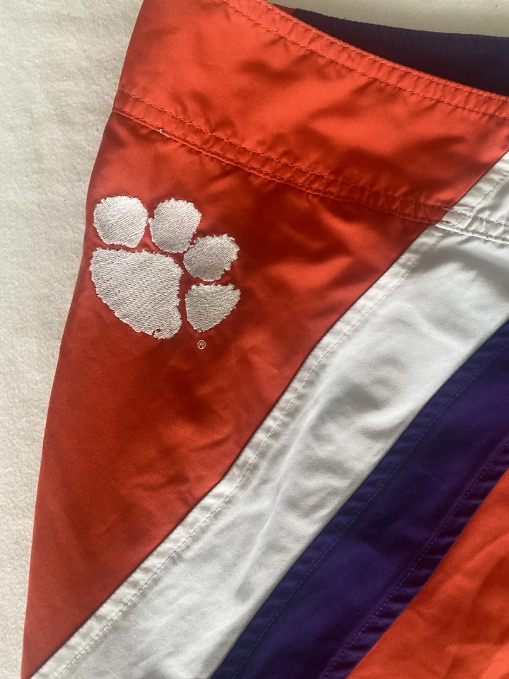 Pantalones cortos Columbia PFG Clemson University talla XXL con abrebotellas oculto Foto 3 de 4
