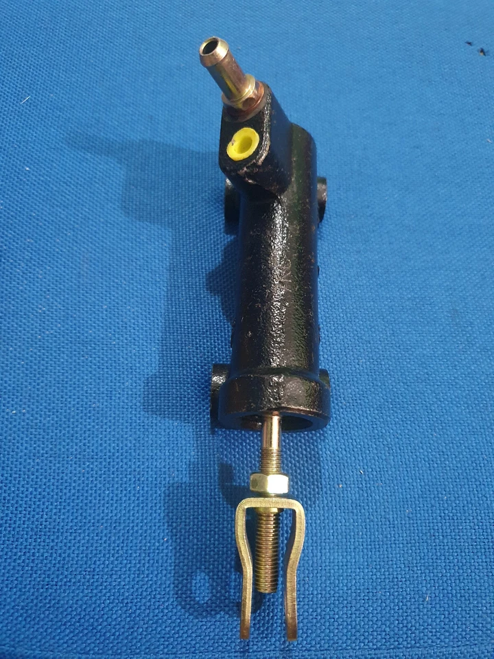 MITSUBISHI FUSO CANTER FE434 FE444 CLUTCH MASTER CYLINDER ASSY NEW Foto 2 de 4