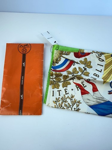 HERMES Carre 90 Green LIBERTE EGALITE FRATERNITE REPUBL Silk 100% from JAPAN F/S - Picture 9 of 9