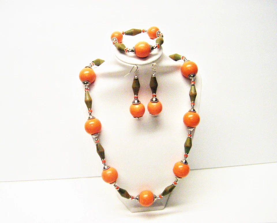 Collar/pulsera/pendientes redondos naranja con cuentas de madera ovaladas verde oliva Foto 2 de 4