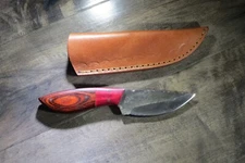 Sweet Damascus caping knife w/two tone wood handle & leather sheath hand made 