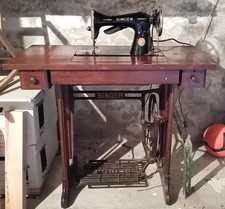 1935 Singer Sewing Machine. Model 15K With Hideaway Treadle Table.Good Condition