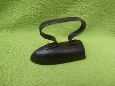 Altes kleines Bügeleisen aus Gusseisen Nr.14